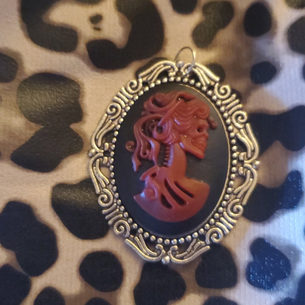 Punk rockabilly cameo necklace goth skull black